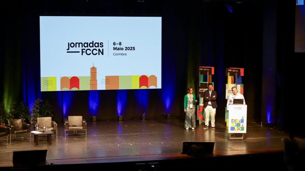Announcement of Jornadas FCCN 2025 on the stage of the closing session of Jornadas FCCN 2024, in Madeira